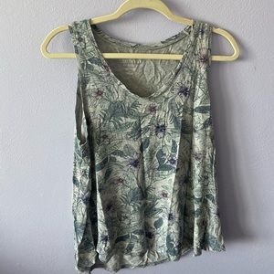 American Eagle Soft & Sexy tank.